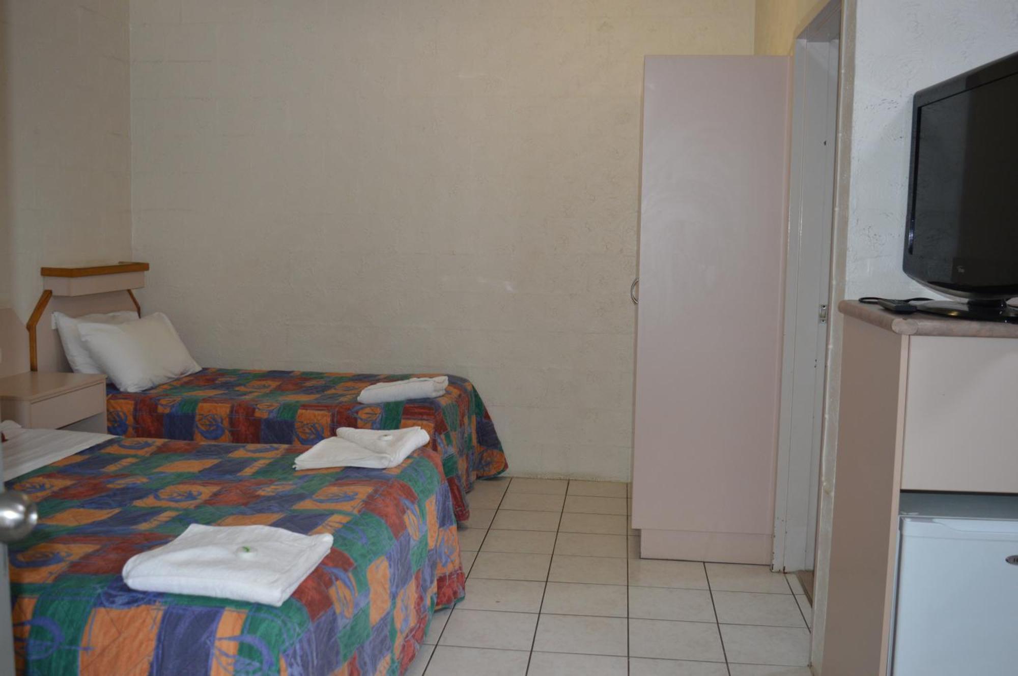 Mid City Motor Inn Gladstone Zimmer foto